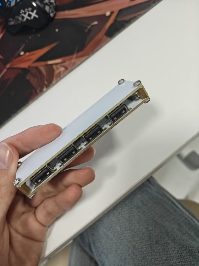 USB扩展坞外壳实物
